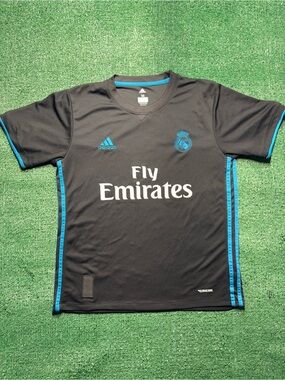 Real Madrid 17/18 retro football shirt